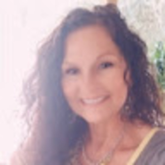 Meet your Posher, Lynn - Picture 1 of 1